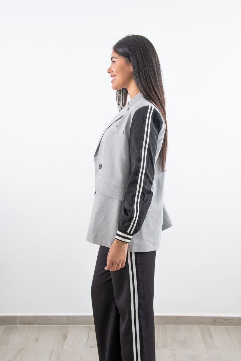 Blazer Clásico con Estilo Deportivo