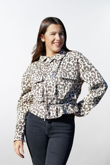 Chaqueta Animal Print con Cinturón y Bolsillos