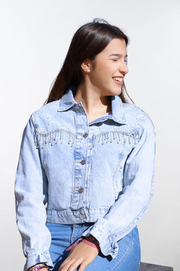 Chaqueta Jean Corta en  Azul Claro con Pedrería y brillantes en Flecos