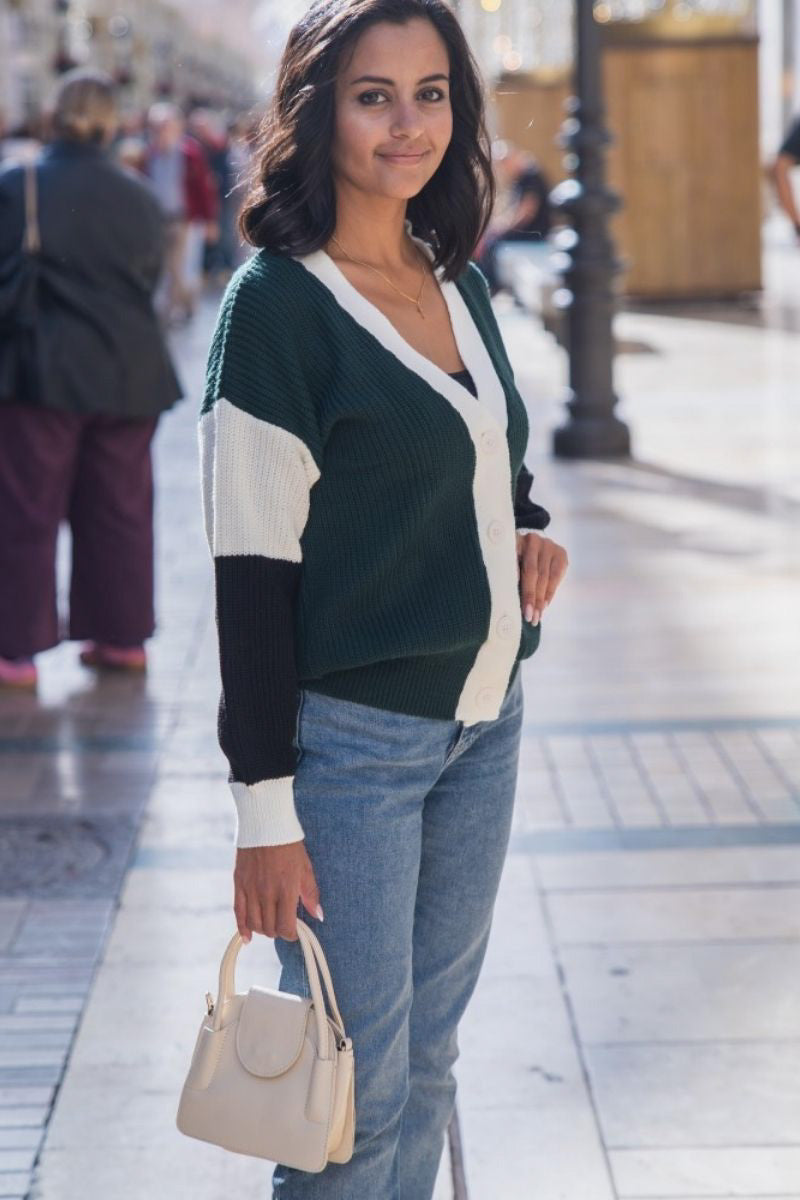 Cardigan Tricolor Tipo College con Botones Frontales