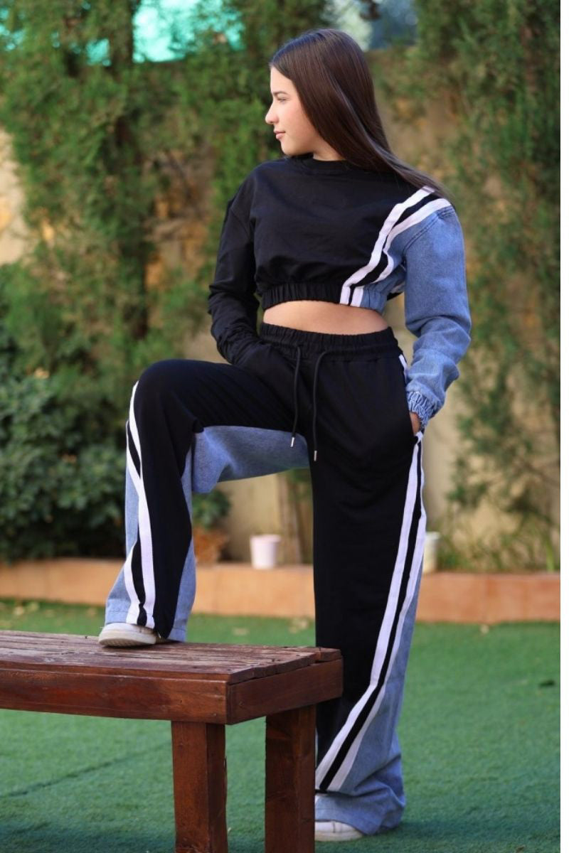 Set Deportivo Bicolor con Detalles en Denim y Corte Crop