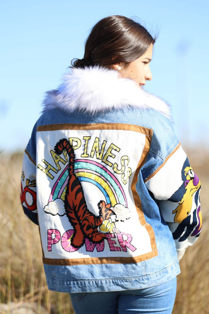 Chaqueta Denim Oversize con Mangas Estampadas y Cuello de Pelo Blanco