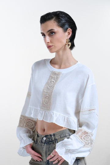 Blusa Boho Chic Beige Claro con Encaje y Volantes