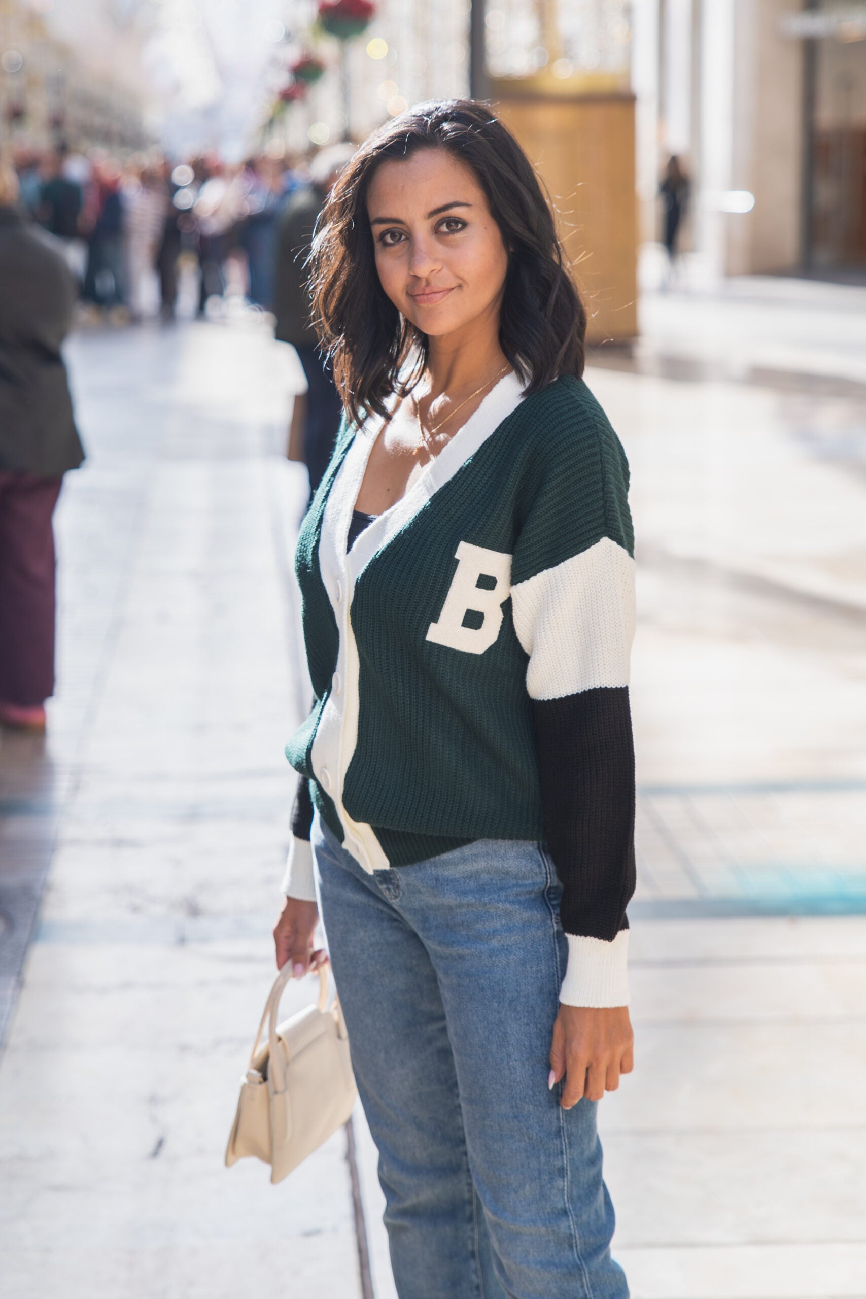 Cardigan Tricolor Tipo College con Botones Frontales